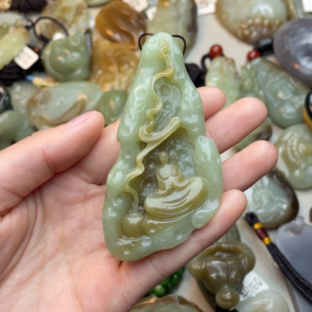 和田玉未镶嵌颈饰