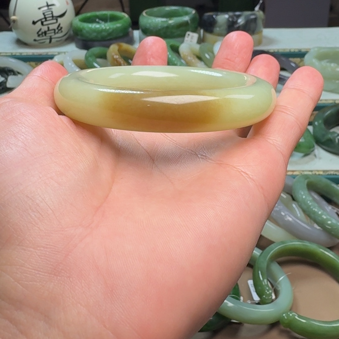 小***满和田玉未镶嵌手镯58.5 