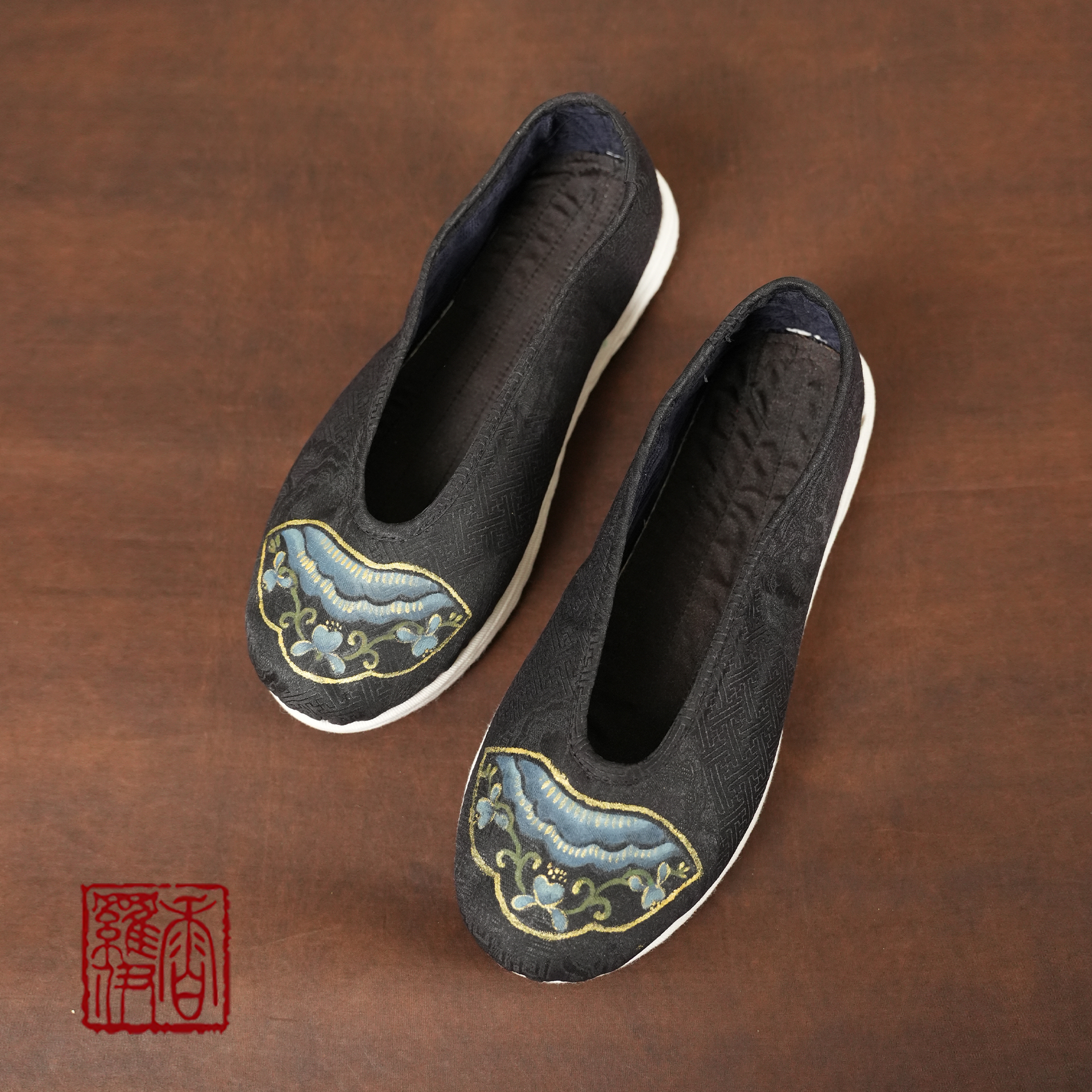 中式传统复古手绘布鞋