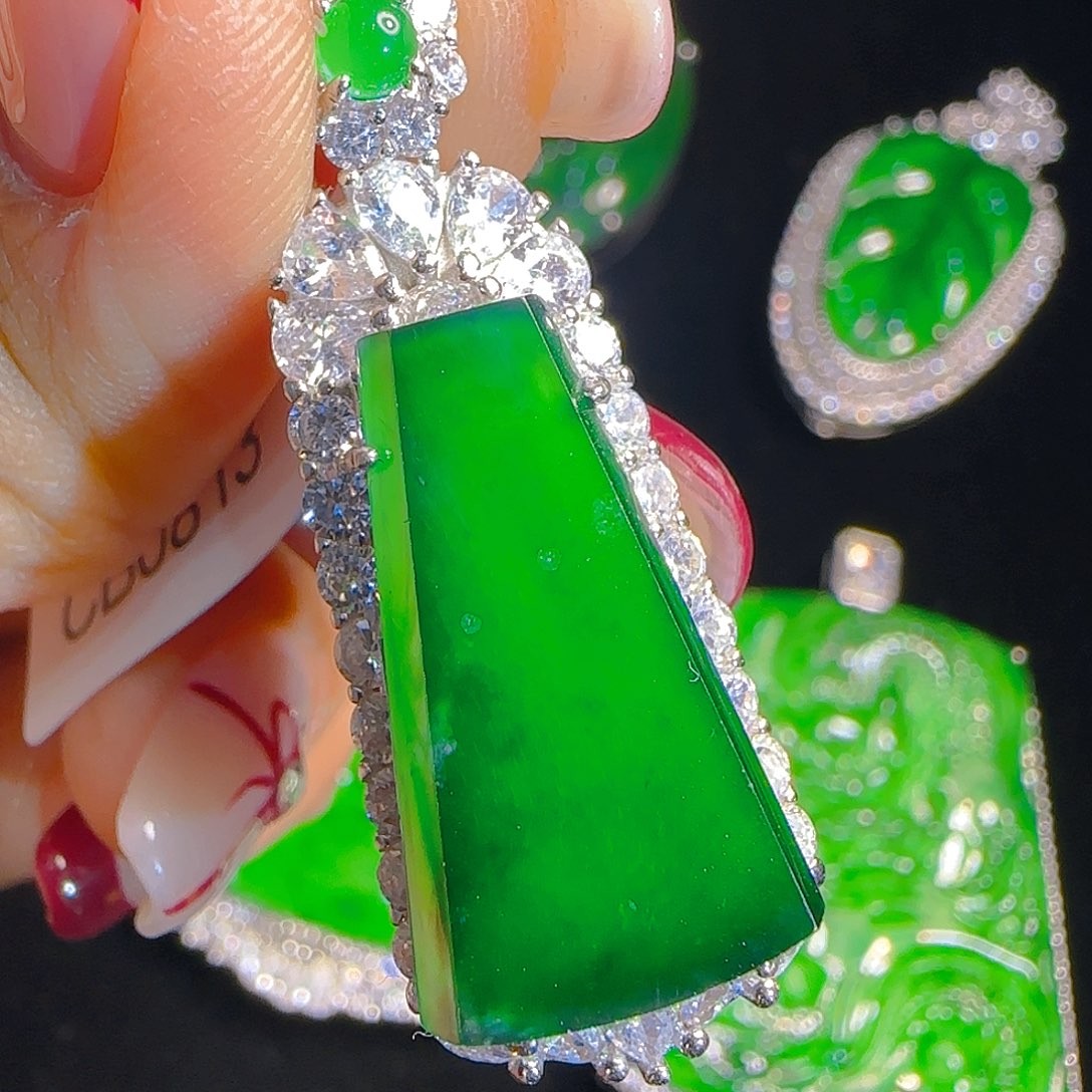 翡翠吊坠(赠链)银S925镶嵌