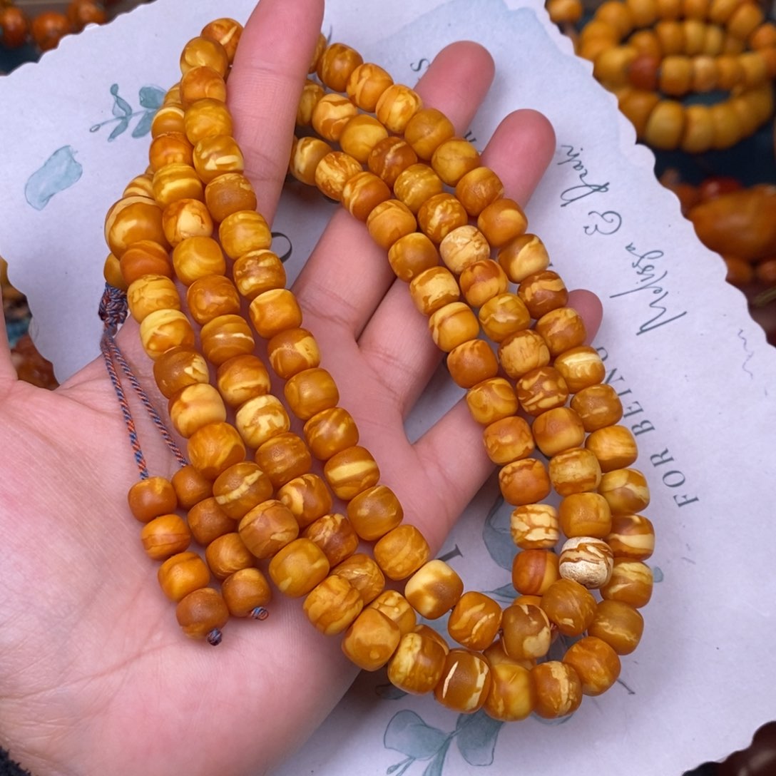 蜜蜡裸石未镶嵌蜜蜡