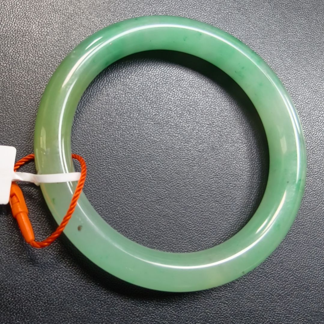 石英质玉（非洲翠）未镶嵌手镯