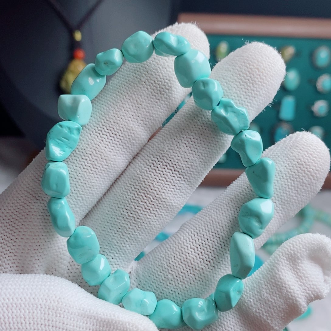 绿松石未镶嵌颈饰