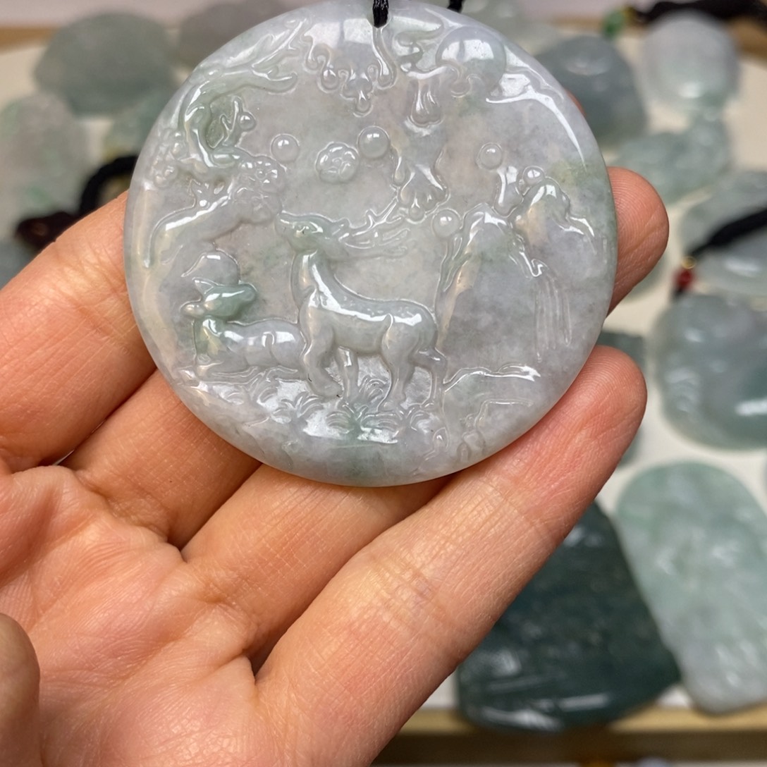 翡翠颈饰未镶嵌鹿