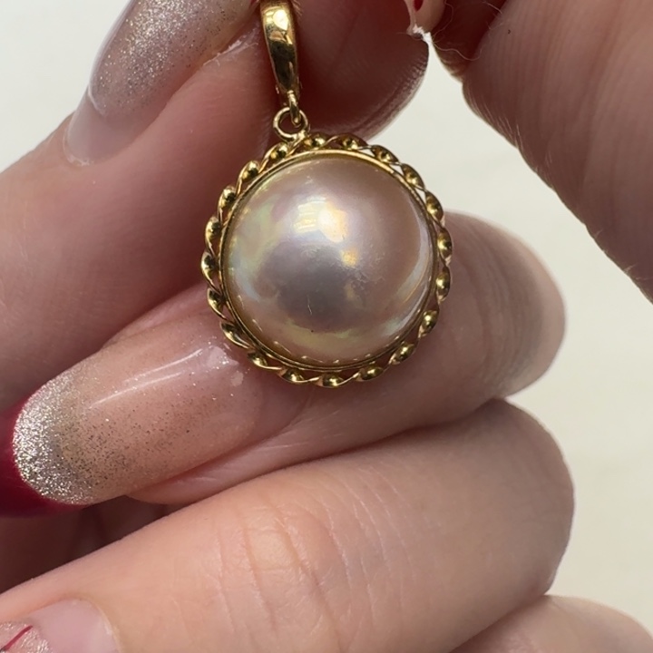 拼合珍珠（马贝珠）颈饰18K金镶嵌