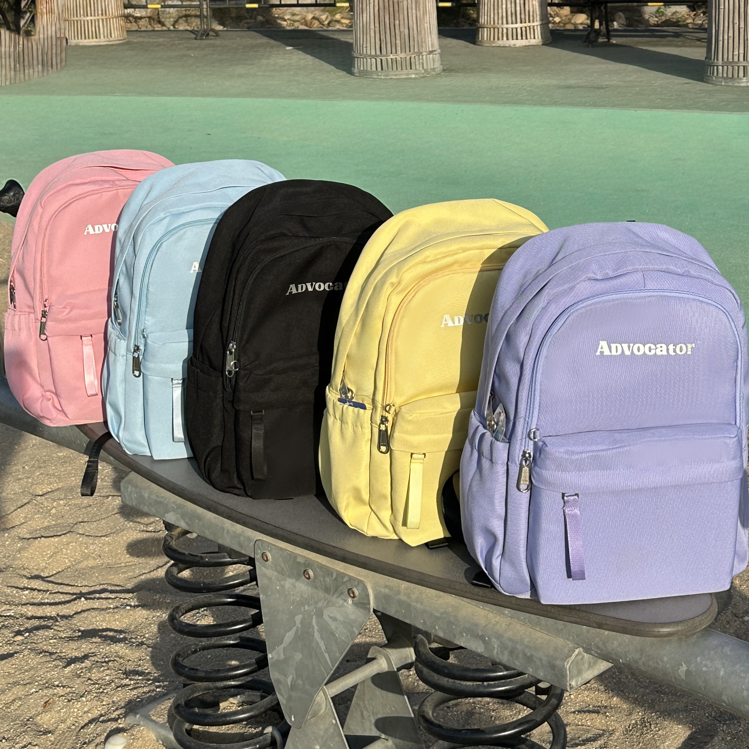 鲸鱼多巴胺浅色印花减负护脊女高校园百搭休闲双肩背书包