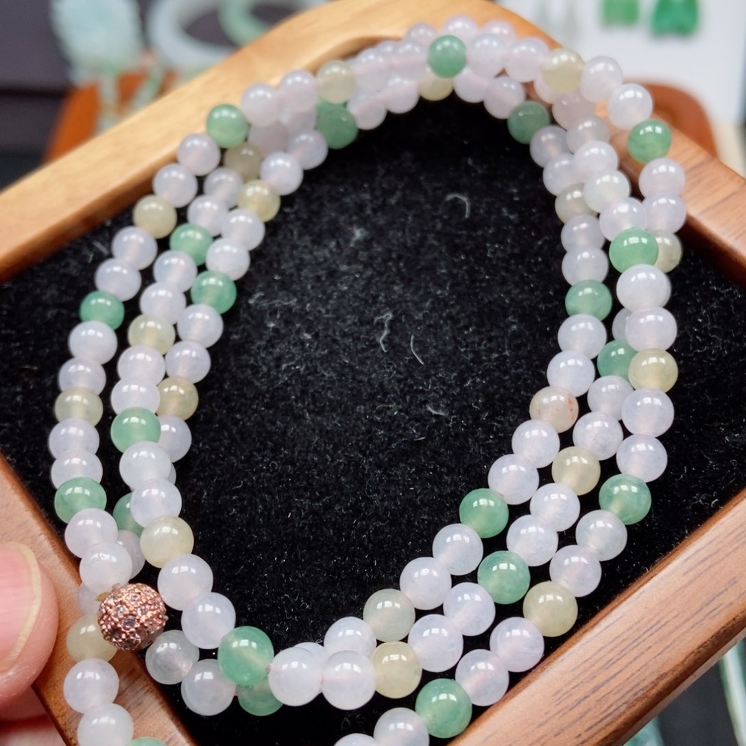 翡翠颈饰未镶嵌珠串