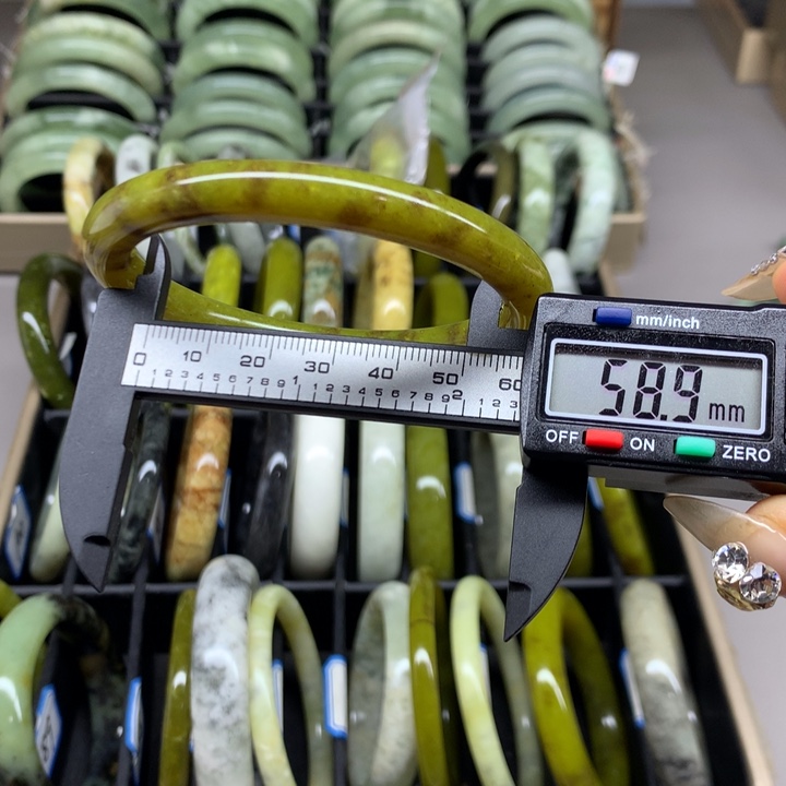 未镶嵌蛇纹石玉手镯116