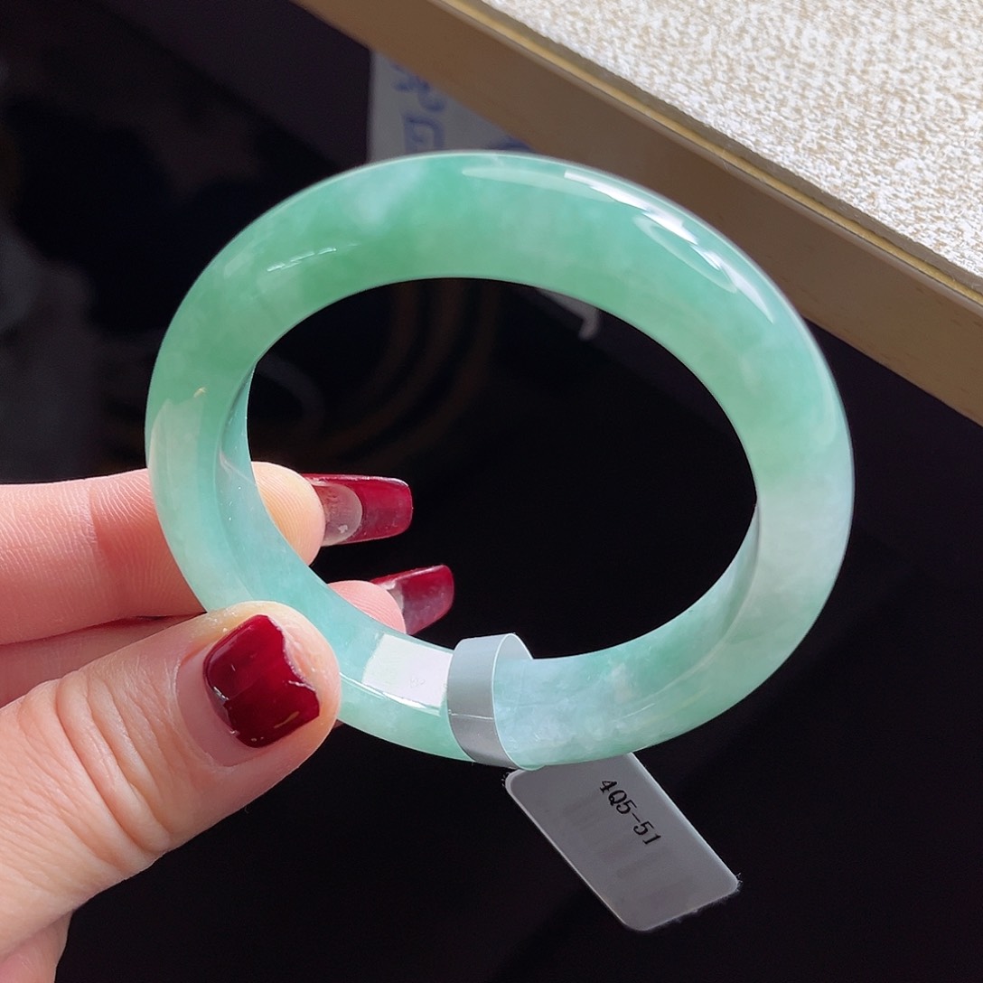 翡翠手镯未镶嵌手镯