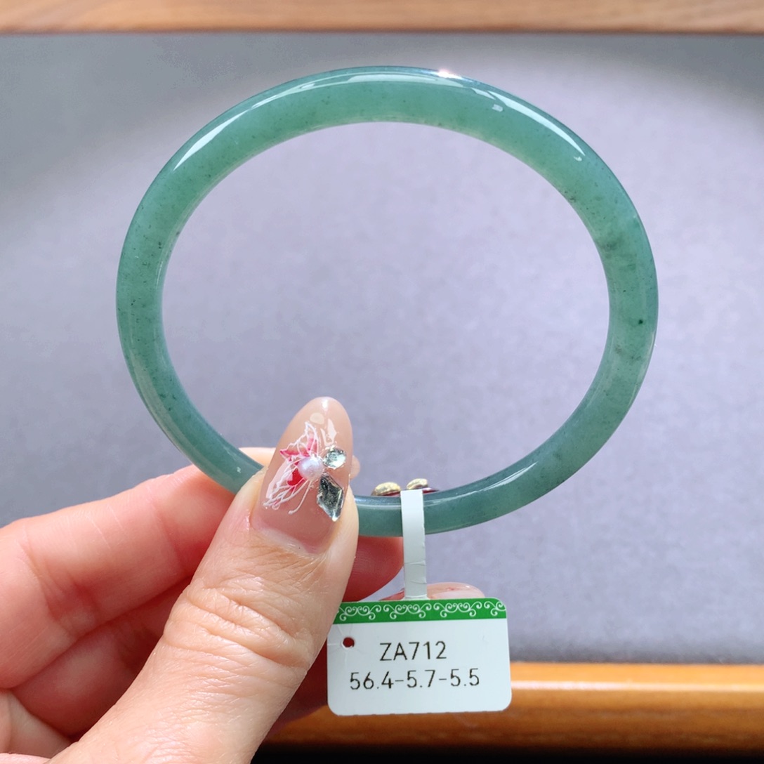 翡翠手镯未镶嵌天然翡翠手镯叮当镯