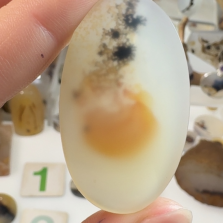 玛瑙/玉髓未镶嵌珠宝半成品