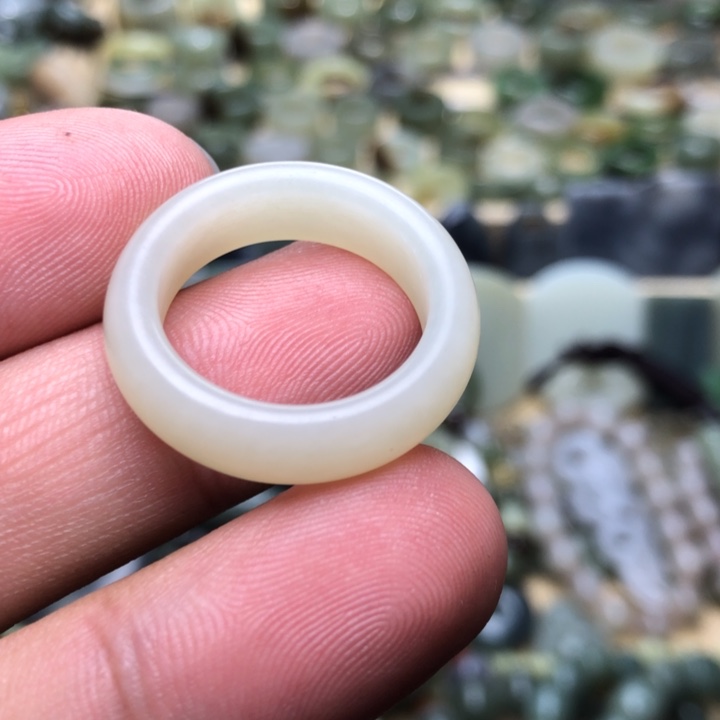 和田玉颈饰未镶嵌阿*