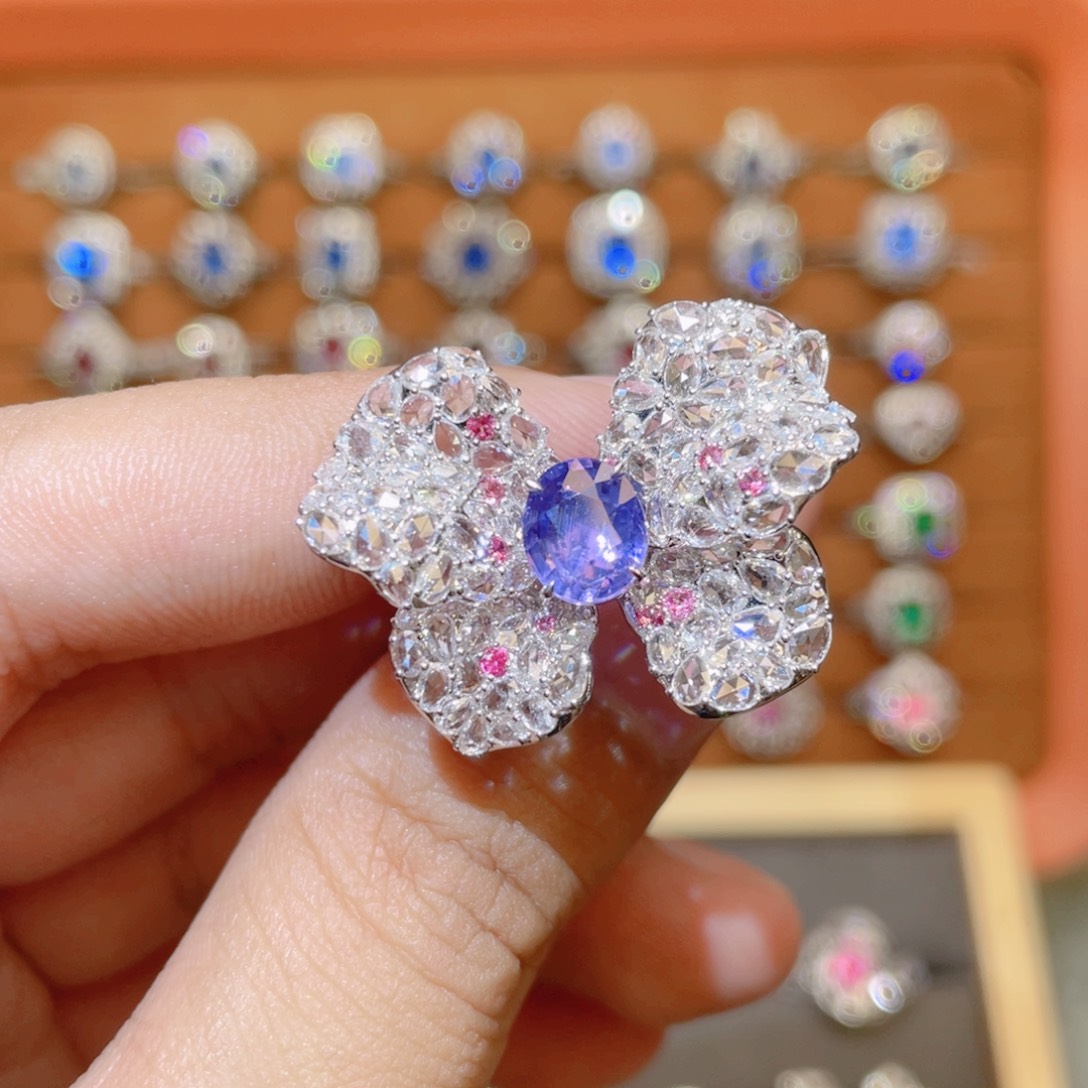 彩色蓝宝石18K金镶嵌戒指2.1ct 无烧紫