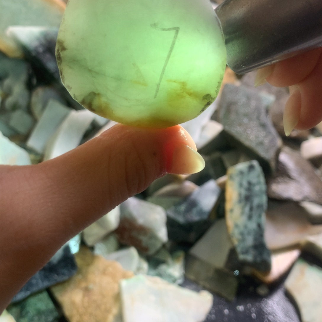 翡翠颈饰未镶嵌缅甸翡翠