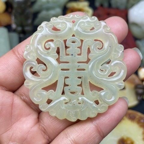 蛇纹石玉颈饰未镶嵌3