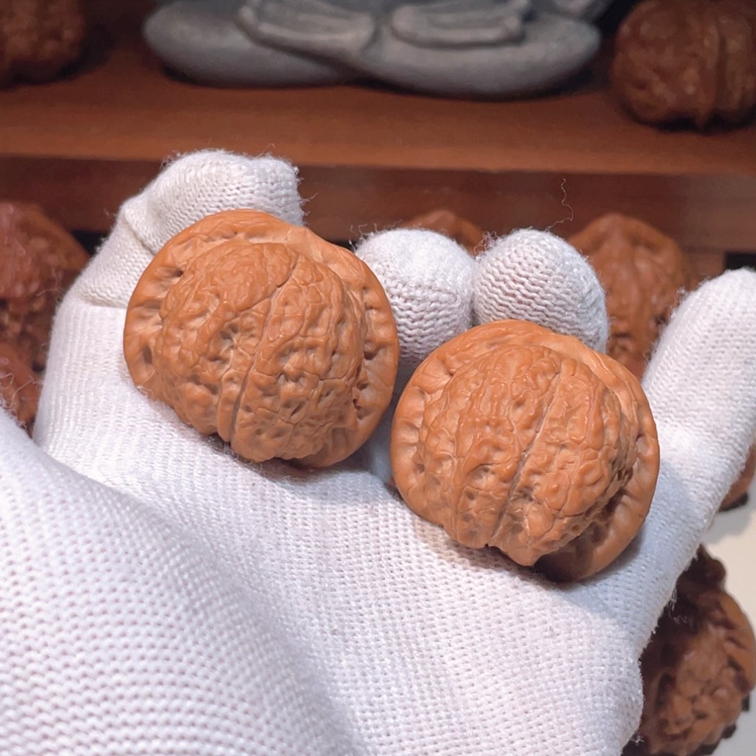 文玩核桃把件血麒麟76118，3634