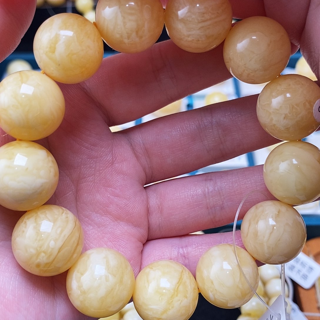 蜜蜡珠宝奇石未镶嵌