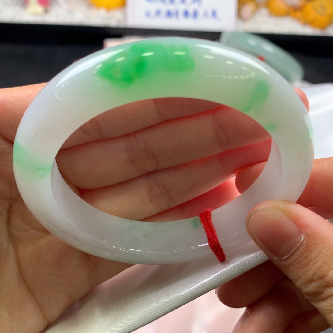 翡翠未镶嵌手镯8号有纹裂