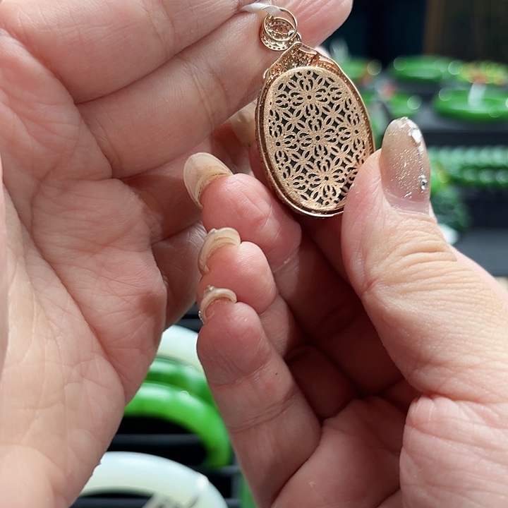 松***家和田玉（碧玉）18K金镶嵌吊坠(不含链)