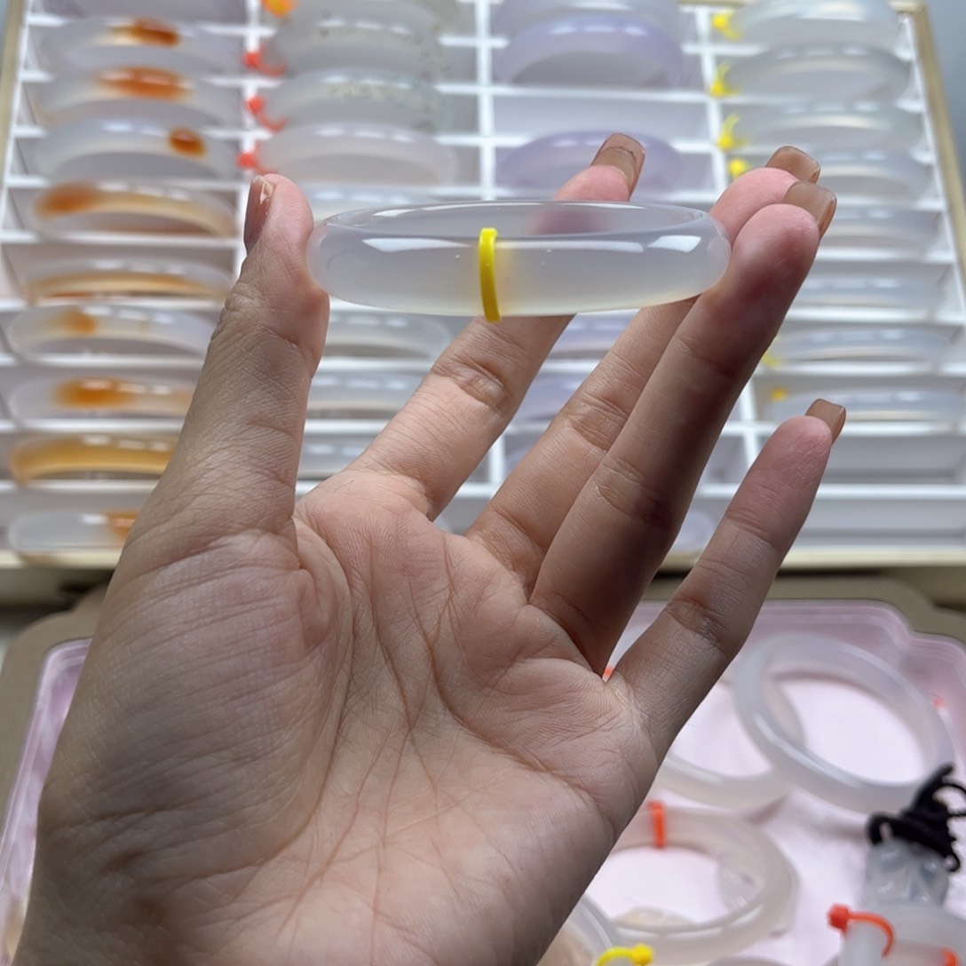 玛瑙/玉髓手镯未镶嵌蜡****新