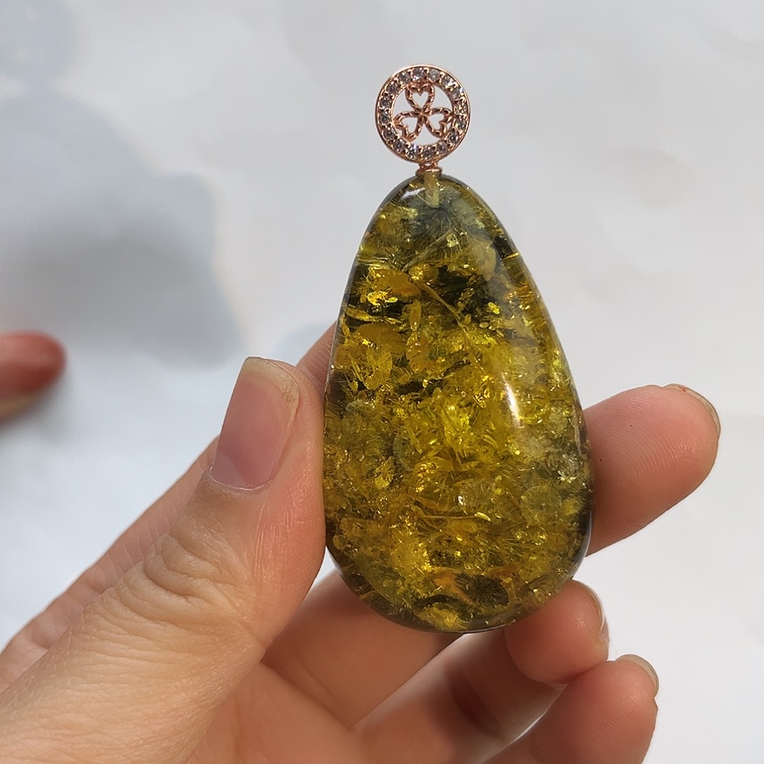 琥珀颈饰未镶嵌吊坠