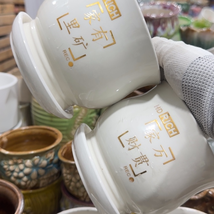 凑9块包邮，有孔，不清楚问客服