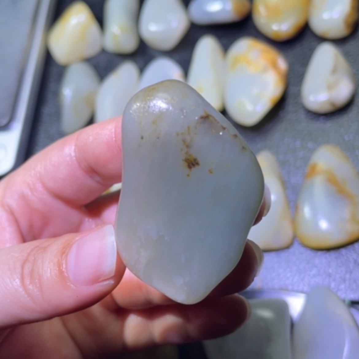 【闪购商品】颈饰未镶嵌和田玉（子料）