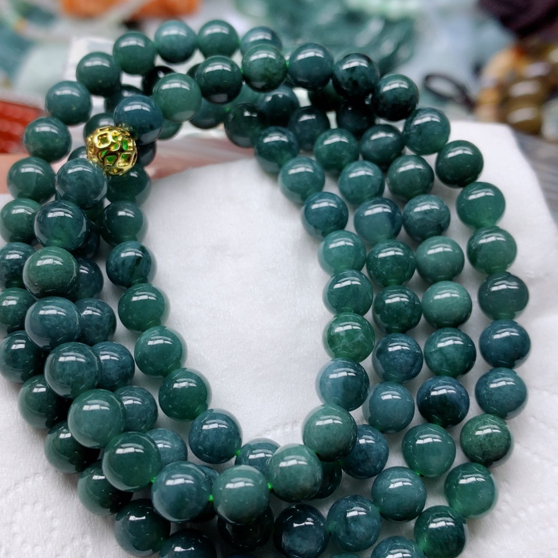 翡翠颈饰未镶嵌手串