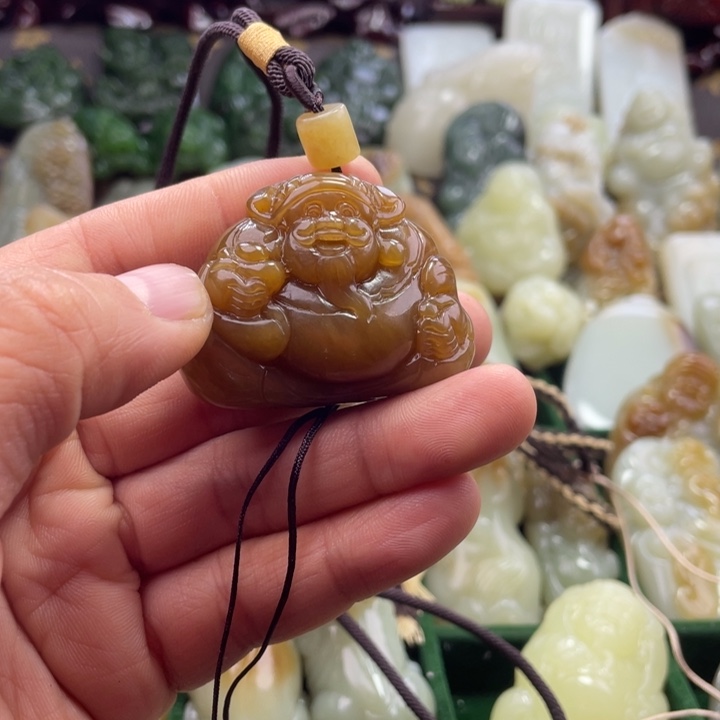 爱***限和田玉（糖玉）未镶嵌颈饰