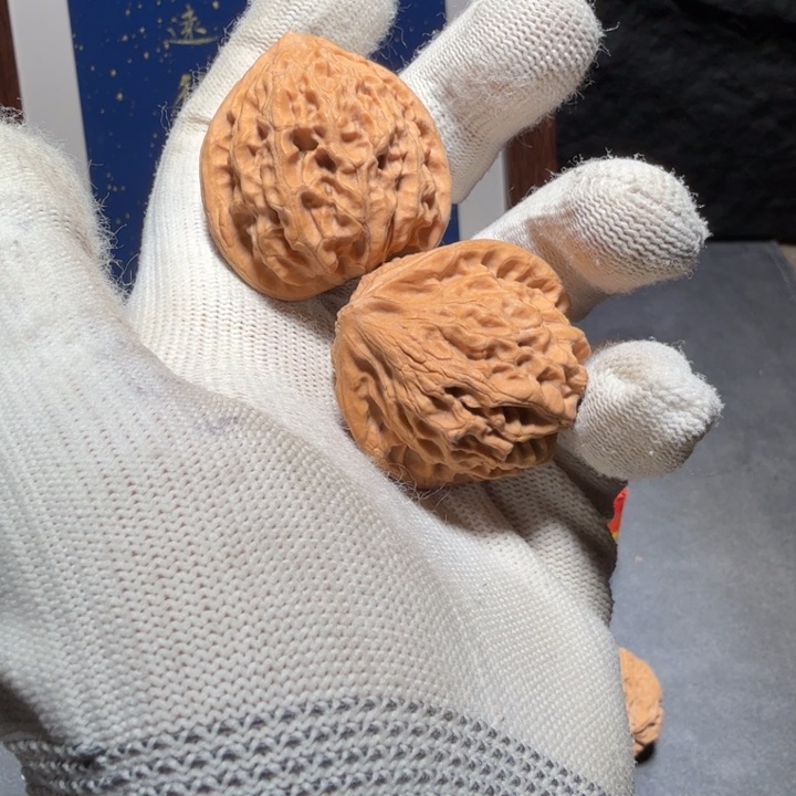 文玩核桃吊坠毒*金牛5356