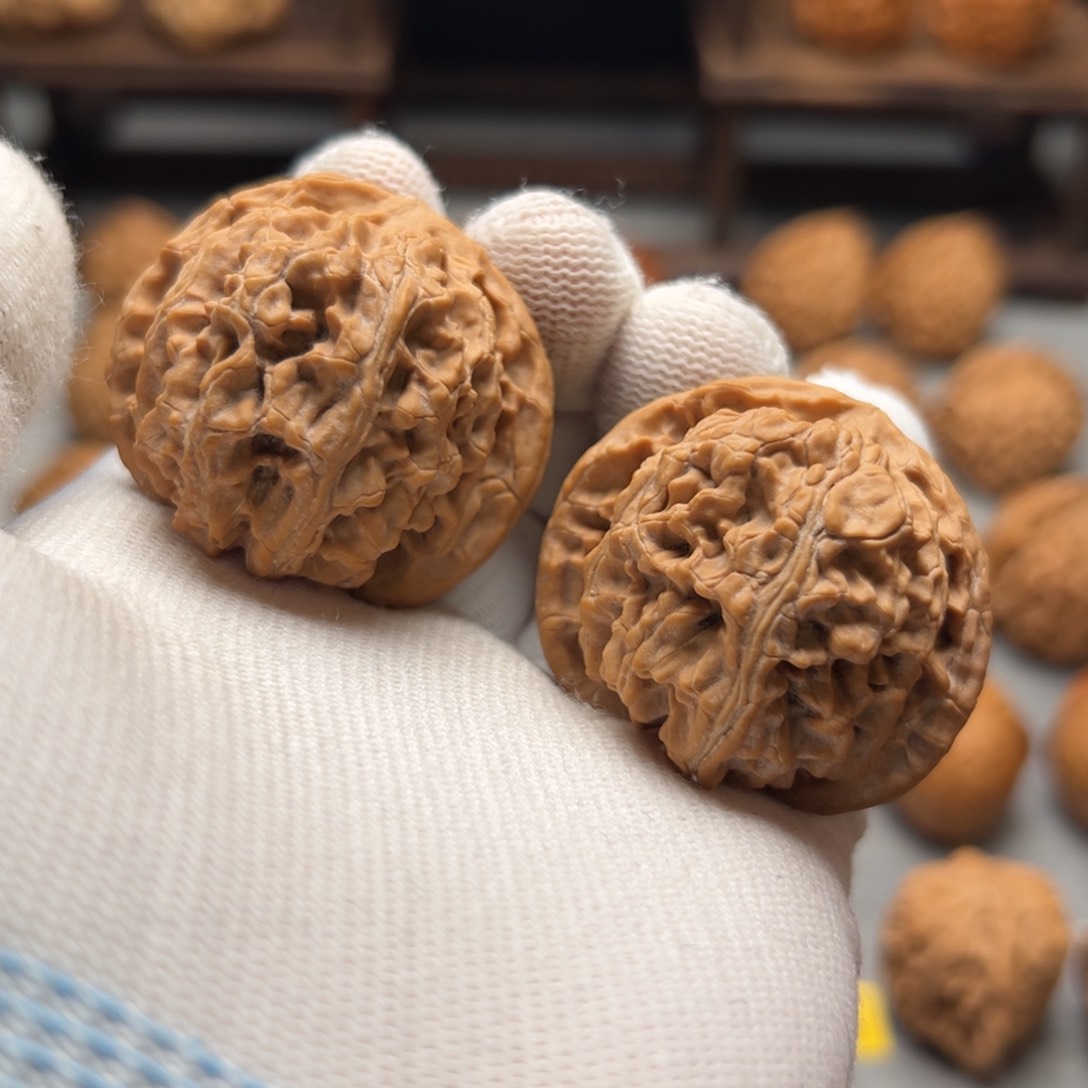 桃核吊坠苹果园41.41.36