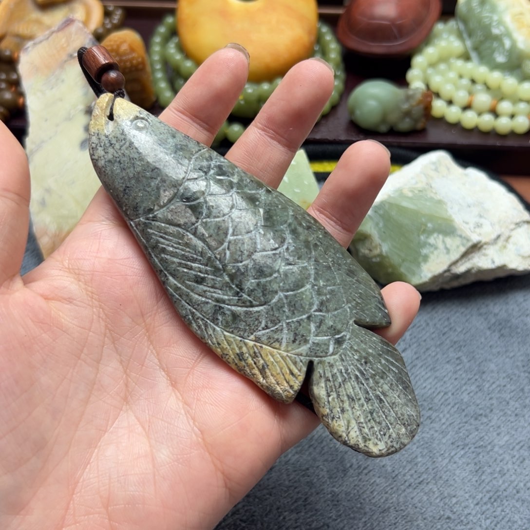 用***8和田玉未镶嵌珠宝奇石