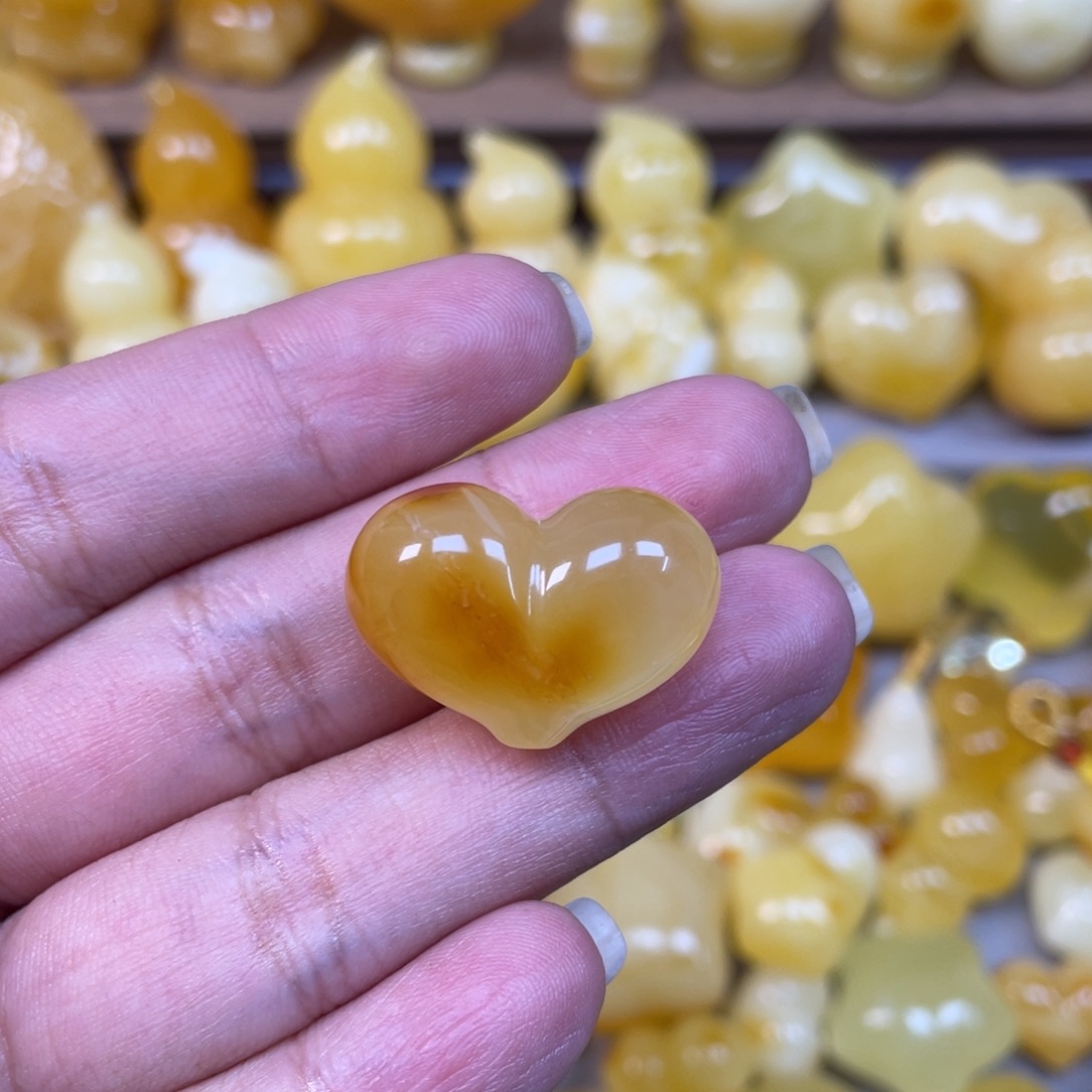 琥珀未镶嵌珠宝奇石