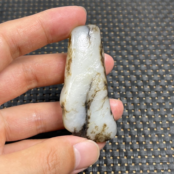 天然玉石手把件新疆和田玉戈壁料一级白黑皮白玉原石白度好肉细润