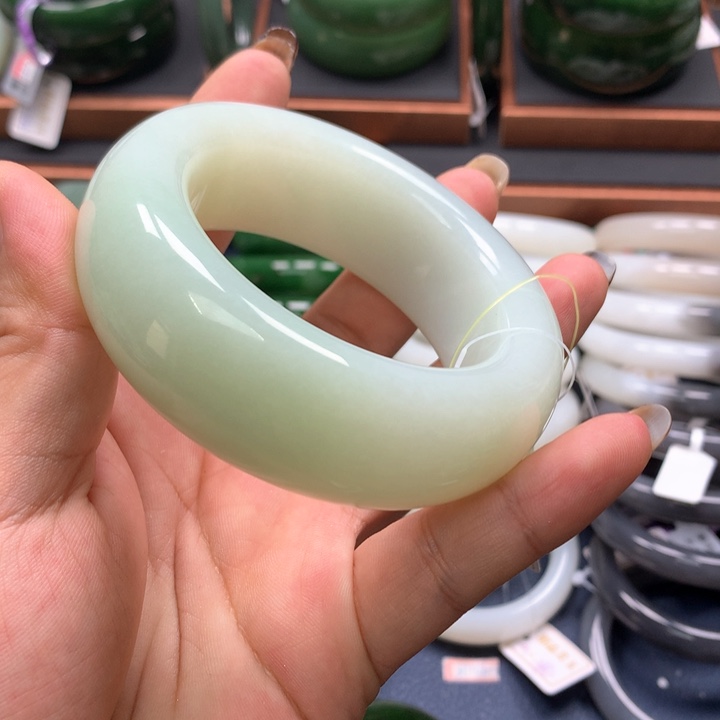 【闪购商品】未镶嵌手镯和田玉