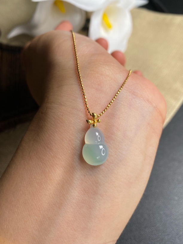 天然缅甸翡翠A货葫芦