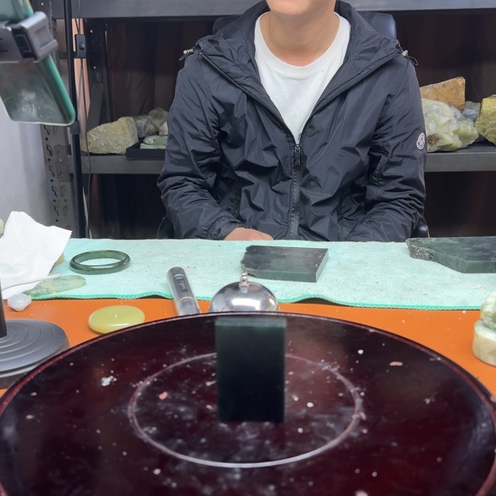 蛇纹石玉原石未镶嵌用****-