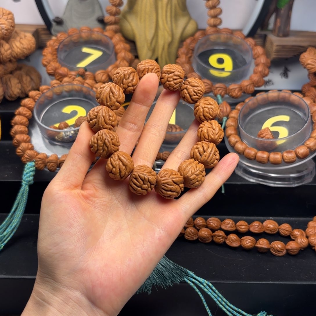 桃核吊坠2.0尺寸豹子头