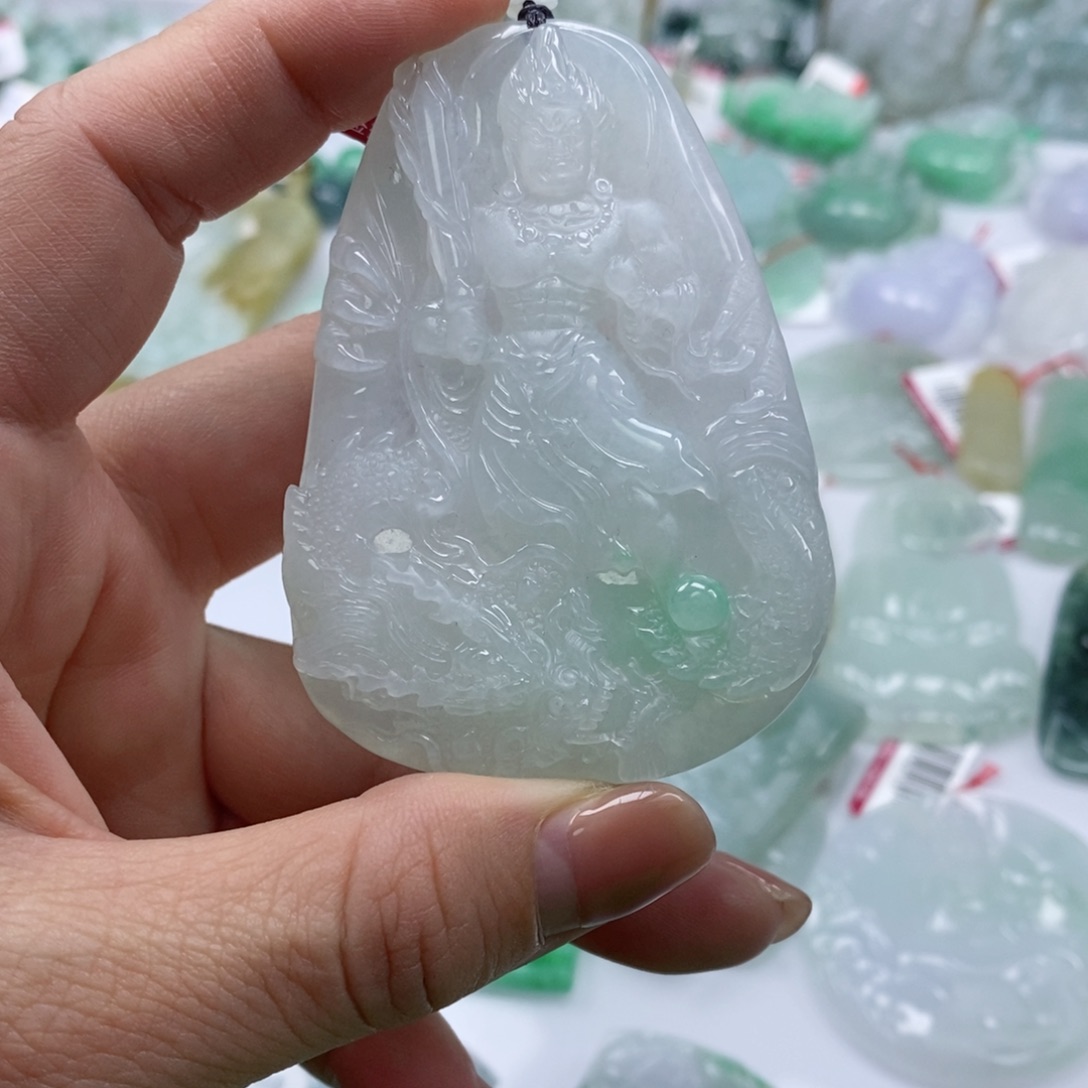 颈饰未镶嵌翡翠粤**东不动