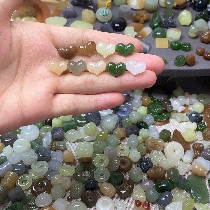 未镶嵌和田玉挂件屁桃98一个多样性发其一