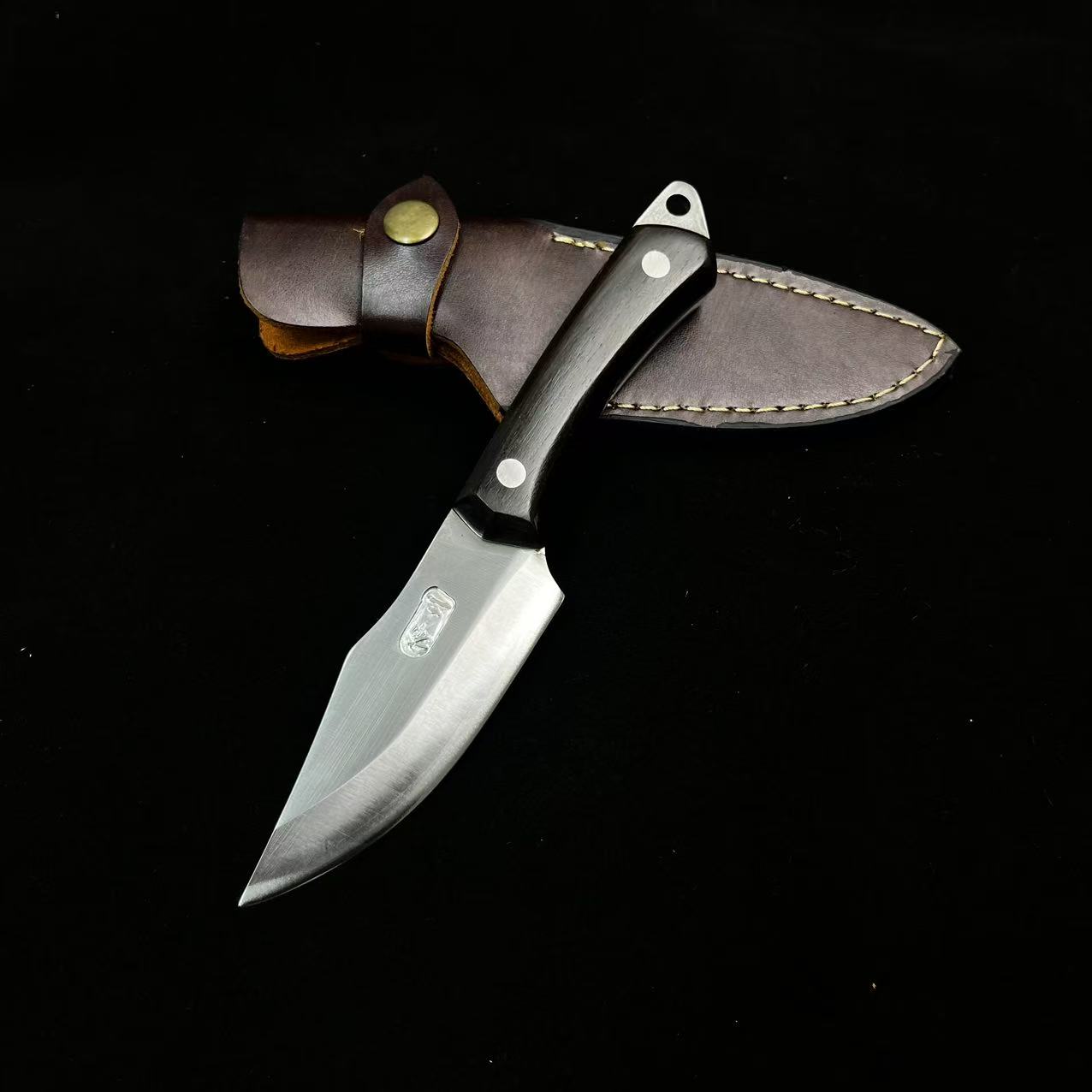 龙泉老布B2-911夹钢小刀手把肉刀露营小刀吃肉刀锋利不生锈