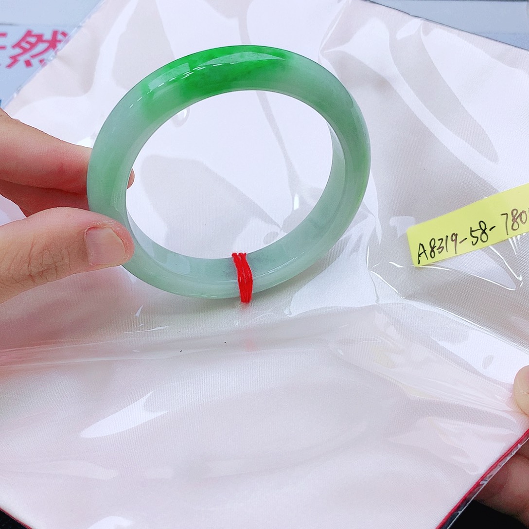 翡翠未镶嵌手镯我