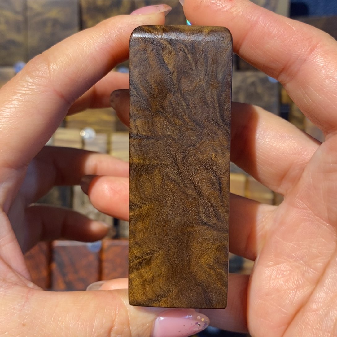 金丝楠无事牌不****a金丝楠木小叶桢楠