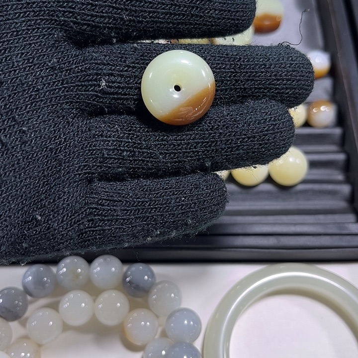 和田玉（糖玉）未镶嵌颈饰