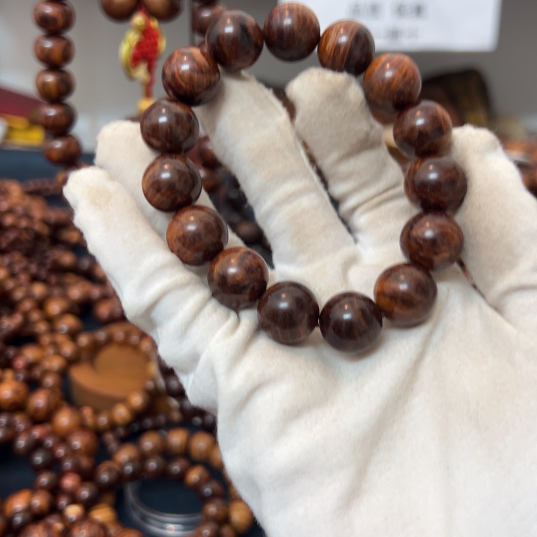 鸿***木质类海南黄花梨1.5