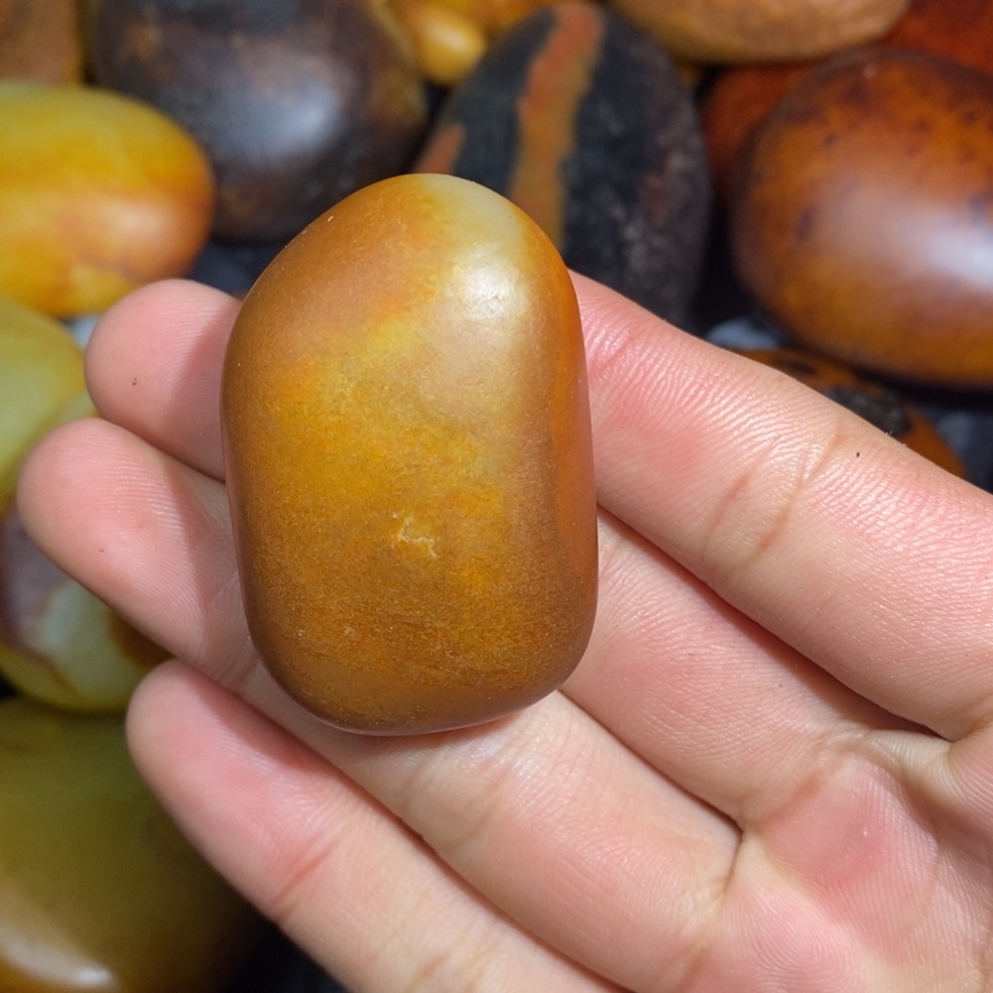 和田玉未镶嵌珠宝奇石