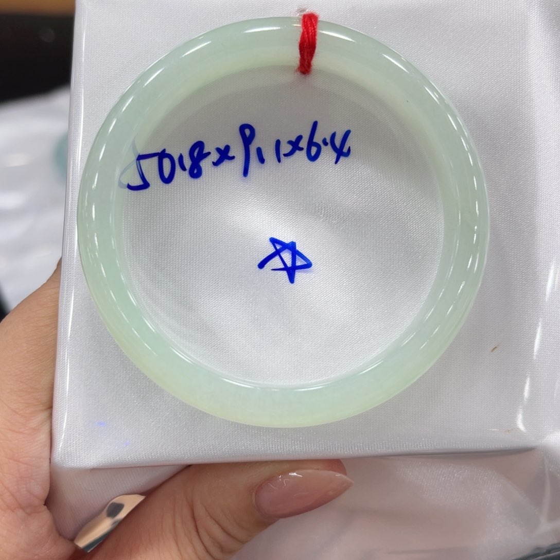 未镶嵌手镯翡翠翡翠