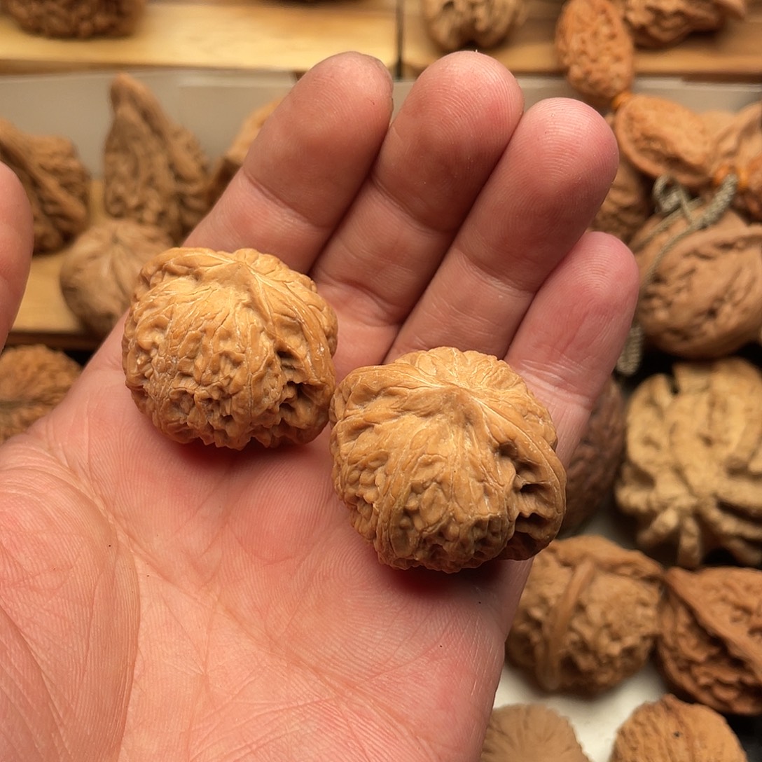 汽***后文玩核桃吊坠站古