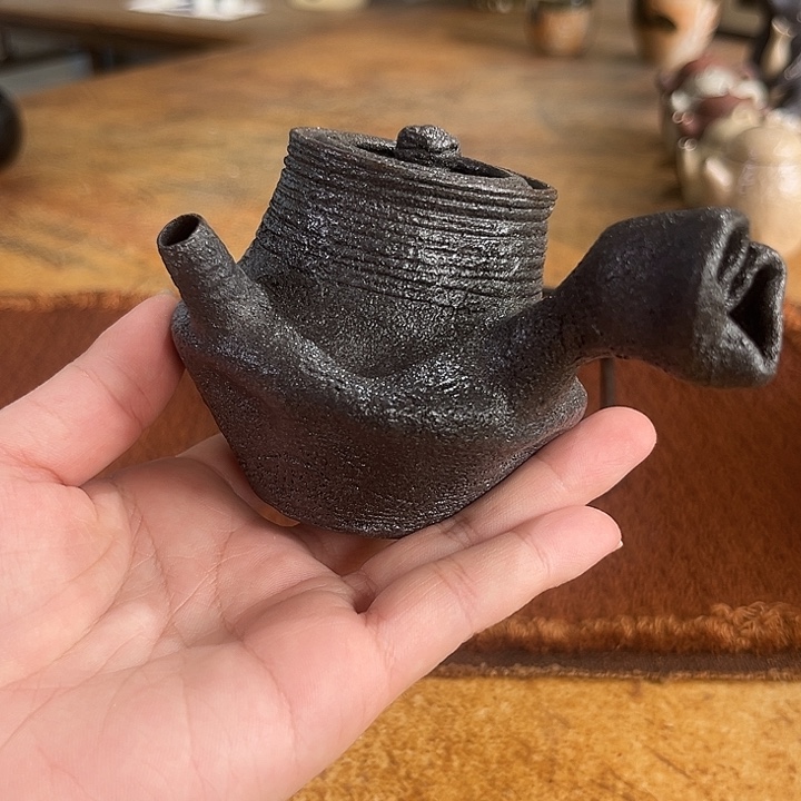景德镇鱼和熊手工陶艺
