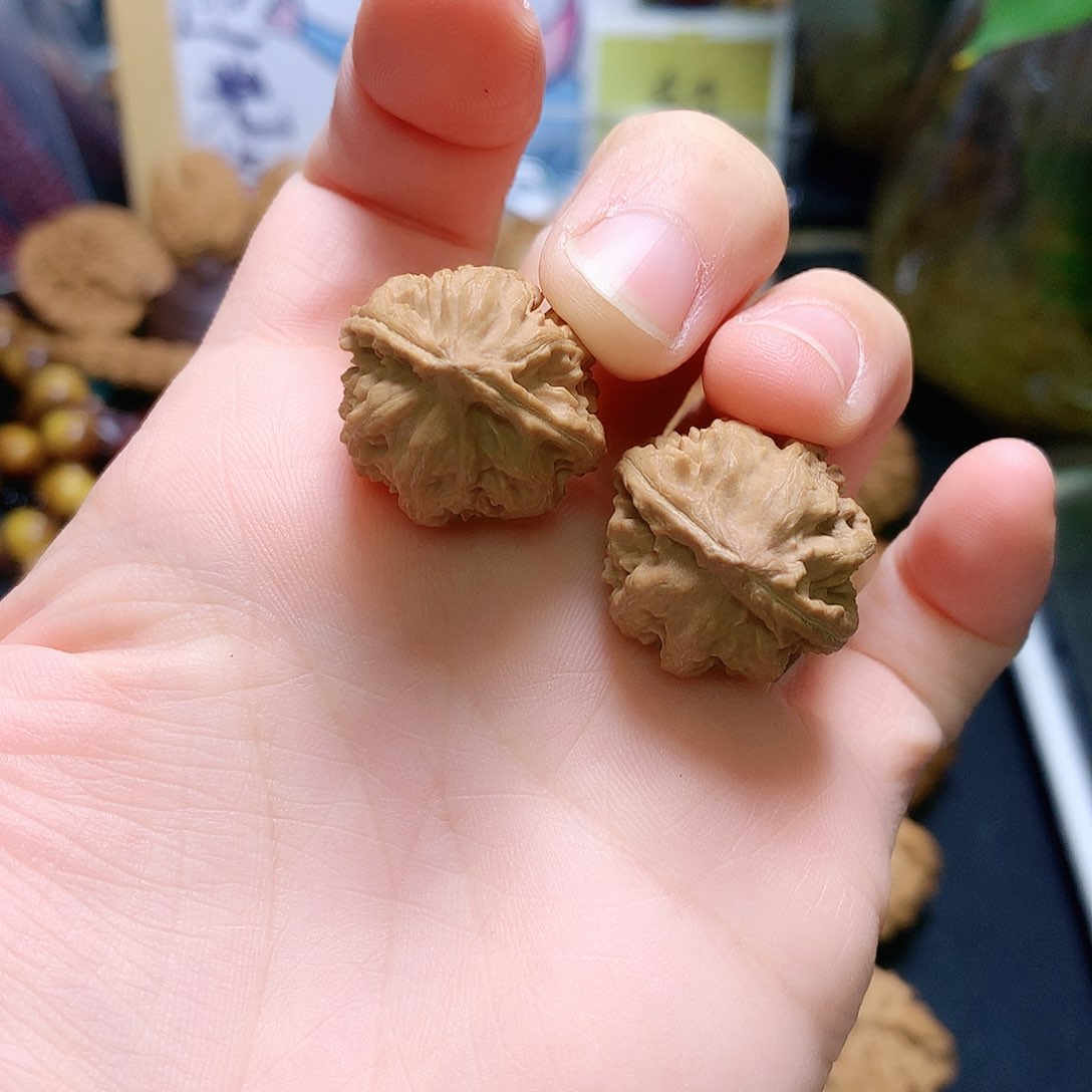 文玩核桃吊坠小霸王龙手捻